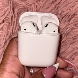 Apple White Earbud Headphones